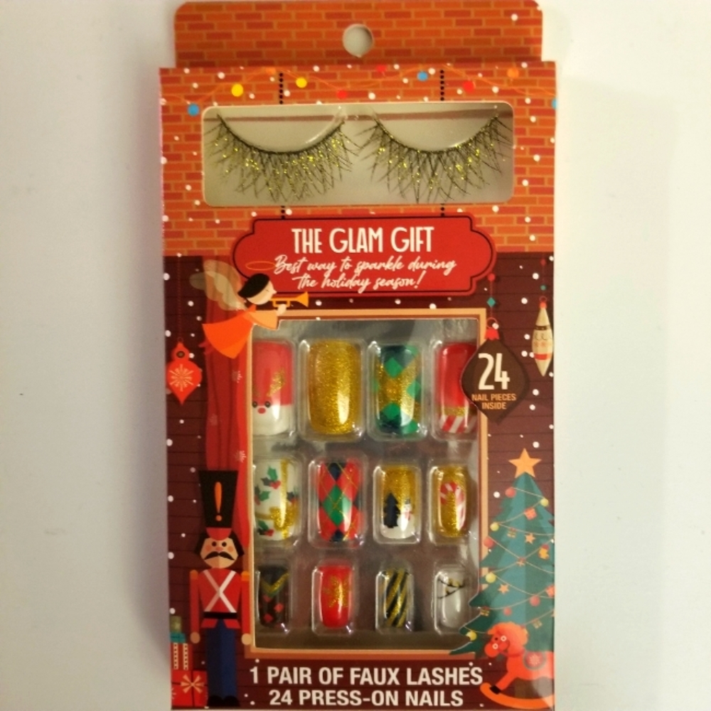 Set Of 24 Press On Christmas Nails and 1 Pair of Sparkly Faux Lashes